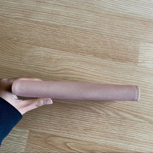 Zoppen Blush Pink Leather Travel Wallet - Picture 2 of 10